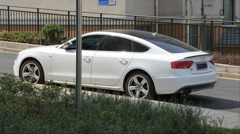 AUDI A5 2009-2016 IÇIN UYUMLU SPOILER - PIANO BLACK (PARLAK SIYAH)